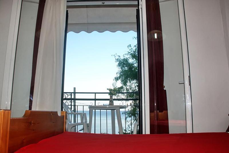 Апартаменты Empress Corfu Перама Экстерьер фото